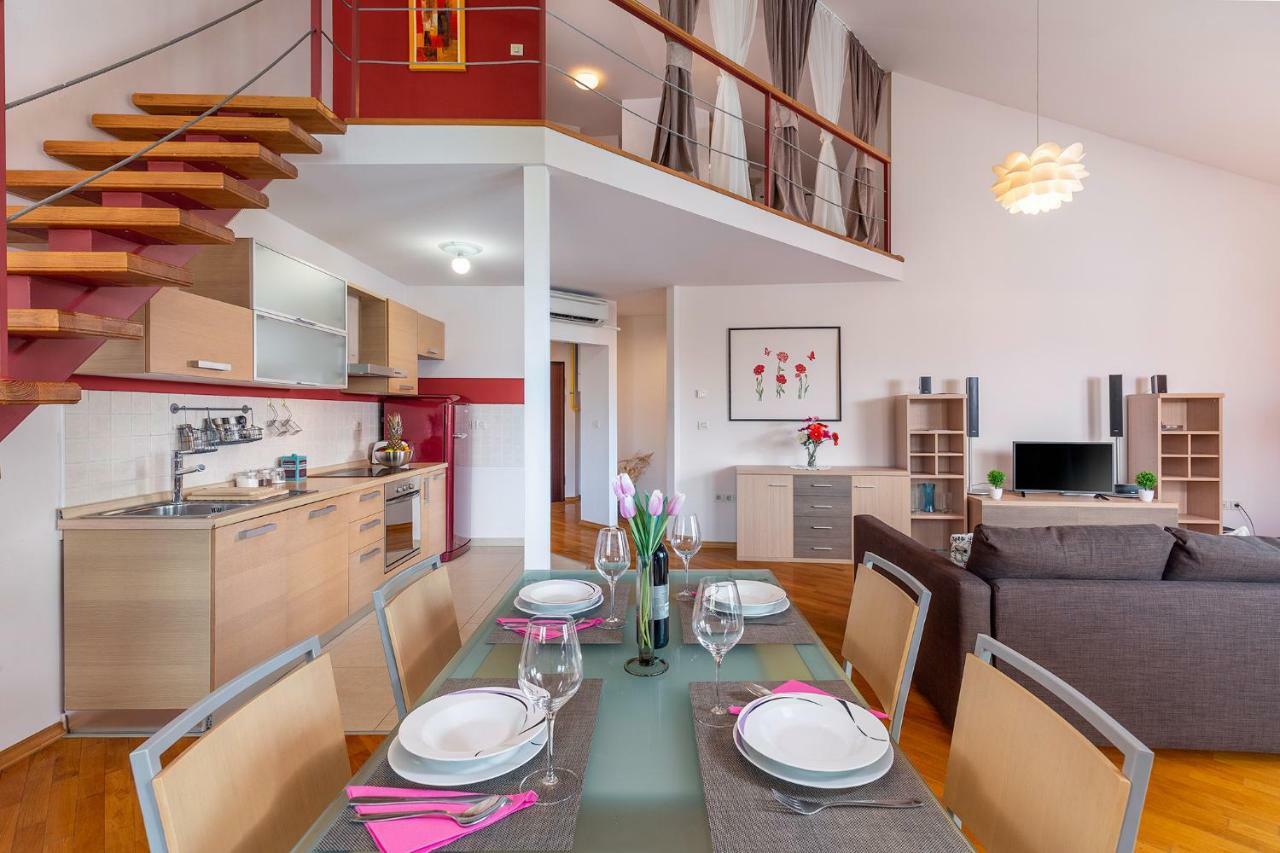 Deluxe Apartment Marina With A Private Parking 里耶卡 外观 照片